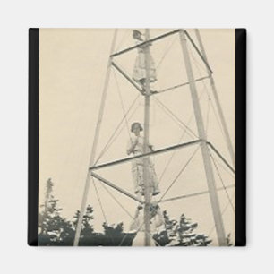 3 Damen, die Turm climbling sind Magnet