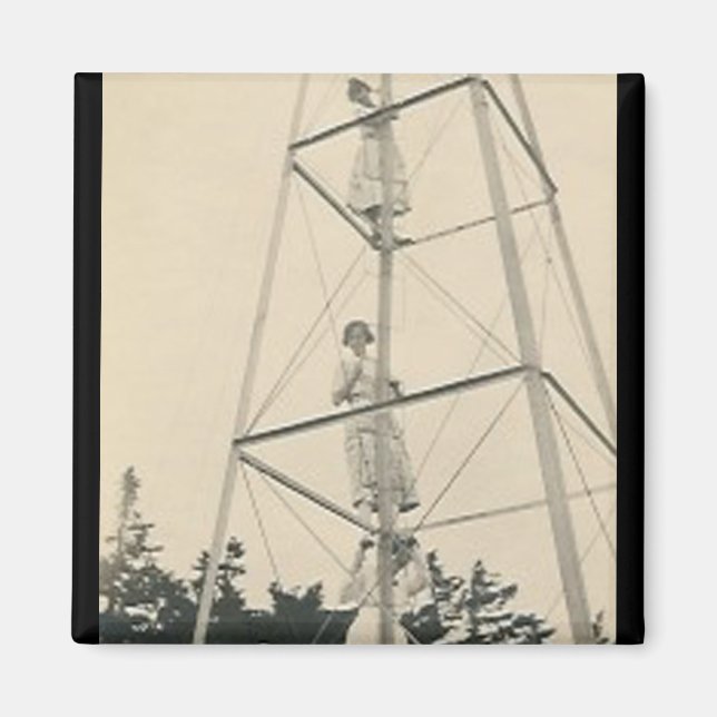 3 Damenkletterturm Magnet (Vorne)