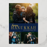 3 Foto Collage Simple Modern Hanukkah Folien Feiertagskarte<br><div class="desc">Die Hanukkah-Collage mit drei Fotos ist einfach und elegant in Echtfolie (in Gold, Rose oder Silber erhältlich) auf einem marineblauen Hintergrund. Auf der Rückseite der Karte befindet sich ein modernes diagonales Streifen-Design in marineblau über einem weißen Hintergrund (Farbe kann auf Wunsch angepasst werden). Für Design- oder Produktanfragen kontaktieren Sie mich...</div>