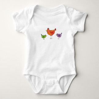 3 helle Hühner Baby Strampler
