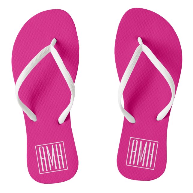 3 Initialen Monogramm | Weiß auf Hot Pink Flip Flops (Fußbett)