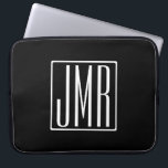 3 Initialmonogramm | Schwarz/Weiß (oder Farbtöne) Laptopschutzhülle<br><div class="desc">Ihre drei Initialen mit Monogramm.</div>