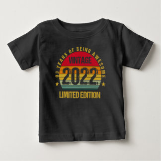 3 Jahre alt Drittes Jahr 2022 Vintager 3. Geburtst Baby T-shirt