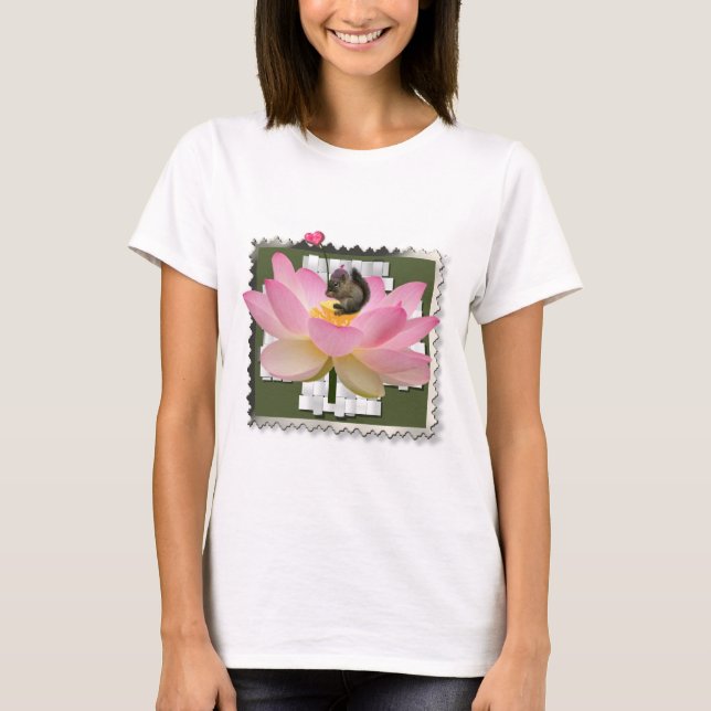 3D Gerahmt Adorable Baby Eichhörnchen auf Blume T-Shirt (Vorderseite)