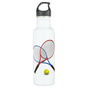 3Drote und blaue Tennisschläger mit Tennisball. Edelstahlflasche