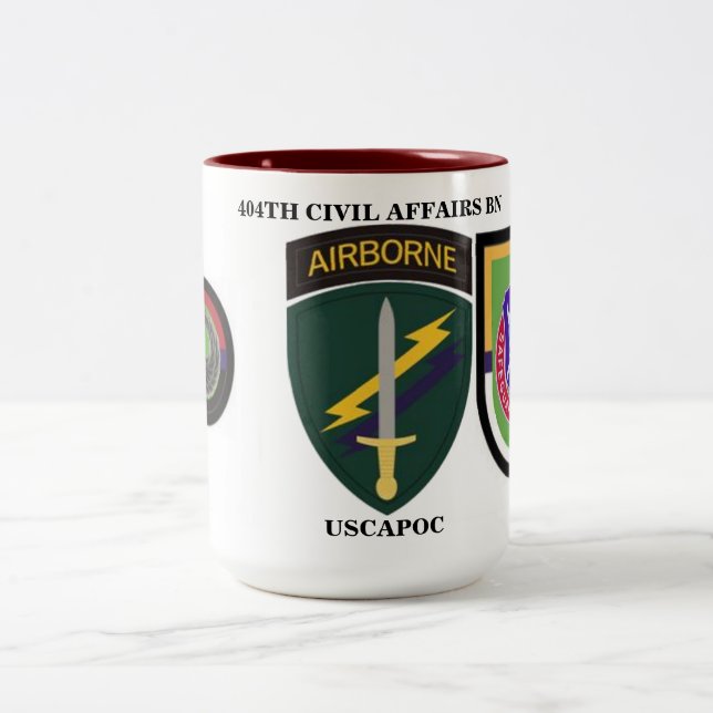 404TH ZIVILE ANGELEGENHEITS-BATAILLON-TASSE ZWEIFARBIGE TASSE (Mittel)