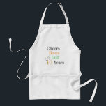 40. Geburtstag Golf Cheers Biere Minimale Typograf Schürze<br><div class="desc">40. Geburtstagsgeschenk-Idee mit einem Cheers, Biers und Golf Theme - Cool, minimalistisch, 40. Geburtstag Typografie Design. - Einfaches, modernes Design mit Cheers, Biere und Golf zu 40 Jahren Thema - Schwarz und Weiß mit Pop in Orange, Grün und Gold. Ideal für einen coolen und unterhaltsamen Abend, Golf und Bier, 40....</div>