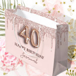 40. Geburtstag Rosa Rosa Tropfen Große Geschenktüte<br><div class="desc">Elegant,  klassisch,  glamourös und mädchenhaft für ein 40. Party. Ein rot-rosa Hintergrund Mit Rose vergoldet,  rosa Tropfen,  Farbe tropfend aussehen. Personalisieren und einen Namen hinzufügen. Mit dem Text: Happy Birthday. Der Name ist mit einem modernen,  dunklen Rose gefärbten Handschrift geschrieben. Nummer 40 wird mit einem Schriftart im Ballonstil geschrieben.</div>