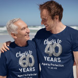 40. Geburtstag T - Shirt<br><div class="desc">Maßgeschneiderter blauer und silberner vierzigjähriger T - Shirt mit vierzig silbernen Helliumballons, dem Sprichwort "jubelt bis 40 Jahre", "bis zur Perfektion gealtert" und dem Datum.</div>