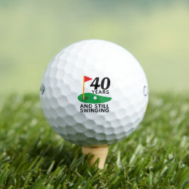 40 Jahre und immer noch schwingend sonniger 40. Ge Golfball