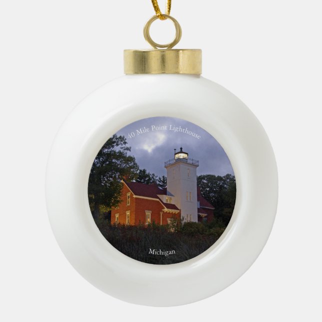 40 Mile Point Lighthouse Dusk-Ornament Keramik Kugel-Ornament (Vorderseite)