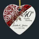 40. Ruby and White mit Blumenjubiläum Keramik Ornament<br><div class="desc">⭐ BITTE LESEN SIE VOR DER BESTELLUNG - 40., 52. oder 80. Ruby Wedding Anniversary Keepake Design Ornament. Dieses schöne Ornament wird ein Hit mit diesem speziellen Paar oder Person(en) sein. Es würde auch für alle anderen Veranstaltungen oder Veranstaltungen wie Verlobung, Hochzeit, Geburtstag, Abschluss, Ruhestand, etc. gut funktionieren, indem es...</div>