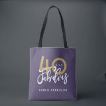40 und fabelhafte lila Goldtasche<br><div class="desc">Feiern Sie Ihren Geburtstag mit diesem lila und goldenen Effekt 40 und dem fabelhaften Geburtstagsdesign</div>