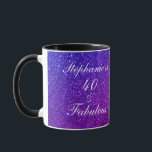 40 und fabelhaften Geburtstag rosa Lila Glitzer Om Tasse<br><div class="desc">Mit hübschem,  gürtelnem und wunderschönem rosa lila glitzernden Hintergrund und personalisierter Textvorlage für den Namen,  den Sie bearbeiten können,  ist dies perfekt für die 40. Geburtstagsfeiern oder Geschenke!</div>