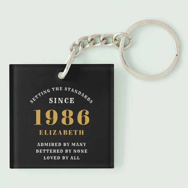 40th Birthday 1986 Black Gold Personalized Schlüsselanhänger (Born 1986 birthday keychain. Pastel background.)