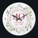 40th Ruby Wedding Anniversary Wasserfarbe Blätter  Große Wanduhr<br><div class="desc">Das elegante 40-jährige Hochzeitsjubiläum-Design mit feinen,  weichen Aquarellfarben-Blätter ist personalisiert mit Jubiläumsinformationen in elegantem rubinrotem Text. von Thisisnotme© entwickelt</div>