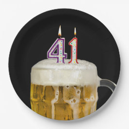 41. Geburtstagsbier auf schwarzem Papierplatten Pappteller