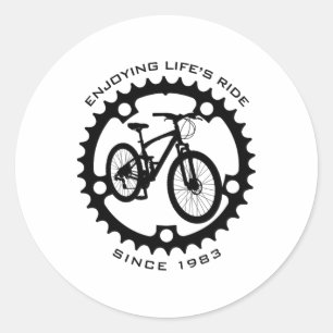 41-jähriger Mountainbiker beim Radfahren 1983 zum Runder Aufkleber