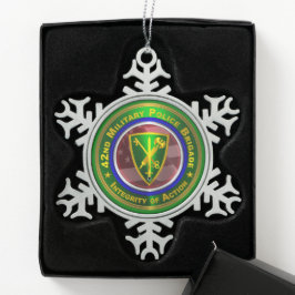 42. Militärpolizei Schneeflocken Zinn-Ornament