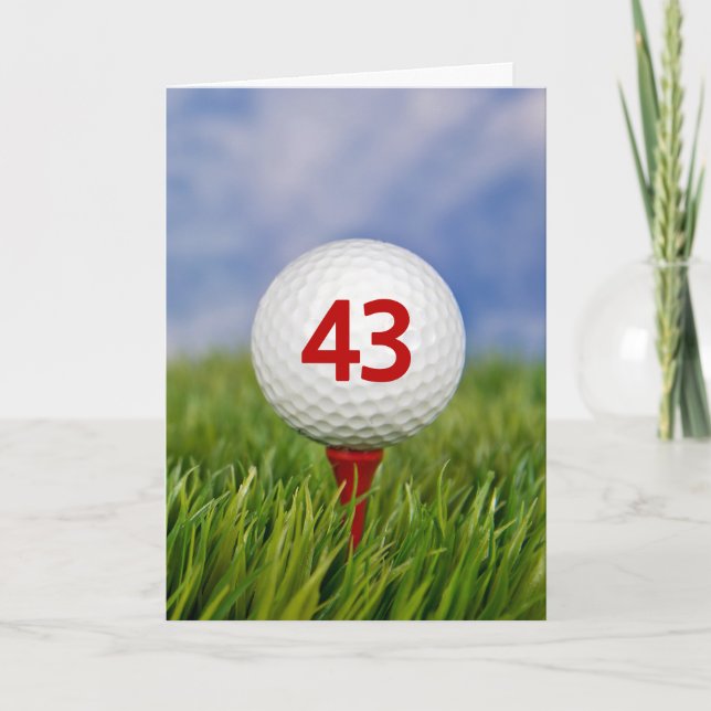 43. Geburtstag Golf Ball auf Red T-Shirt Karte (Vorderseite)