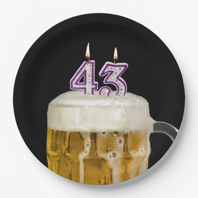 43. Geburtstagsbier auf schwarzem Papierplatten Pappteller (Vorderseite)