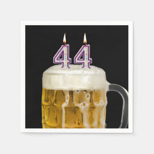 44. Geburtstagsbier auf schwarz Serviette