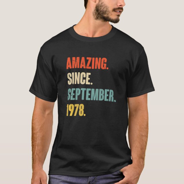 44 Jahre alt 44 Jahre Phantastisch seit September T-Shirt (Vorderseite)