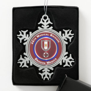 44. medizinische Brigade Keepake Schneeflocken Zinn-Ornament