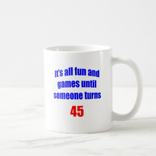 45 jemand dreht 45 tasse