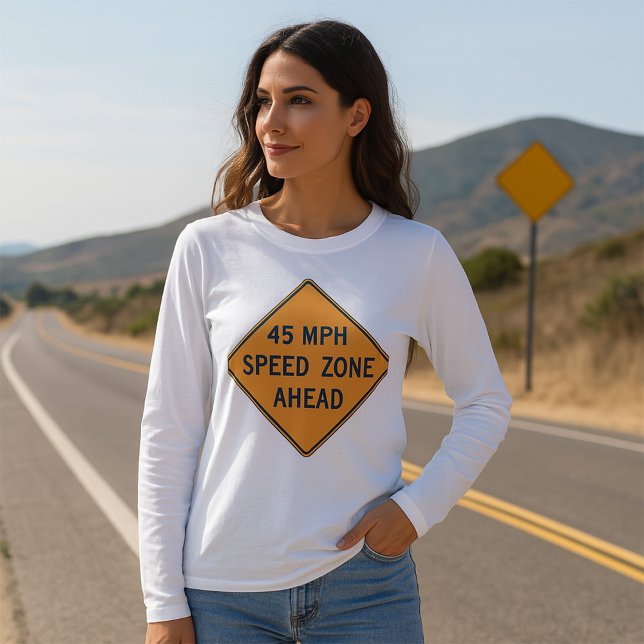 45-MPH-Geschwindigkeitsbereich vor benutzerdefinie T-Shirt (Von Creator hochgeladen)