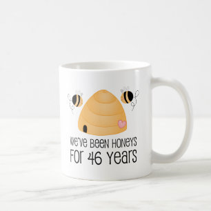 46 Honig anniversary.png Tasse