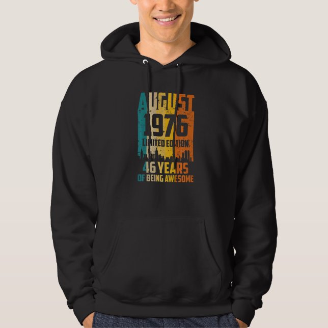 46th Birthday 46 Years Awesome Since August 1976 V Hoodie (Vorderseite)