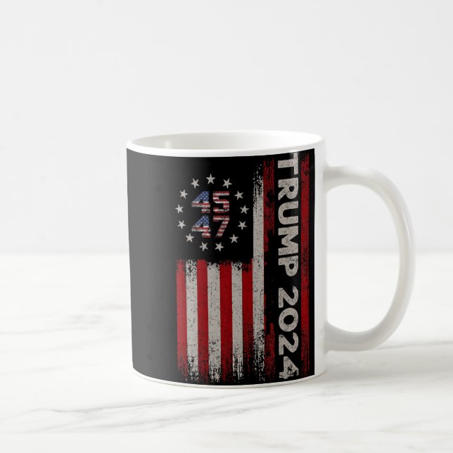 47 Trump 2024 Amerikanische Flagge Kaffeetasse (Rechts)