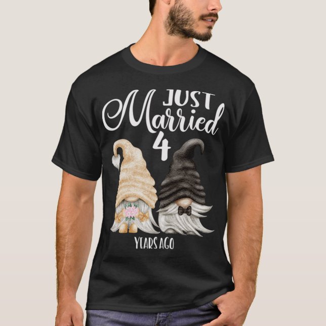 4. Hochzeitstag - nur 4 Jahre verheiratet T-Shirt (Vorderseite)