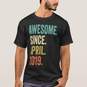 4 Jahre Phantastisch seit April 2019 4. Geburtstag T-Shirt