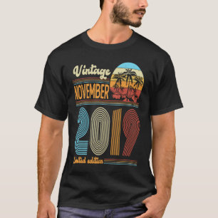 4 Jahre Vintager Geburtstag im November 2019 Mädch T-Shirt