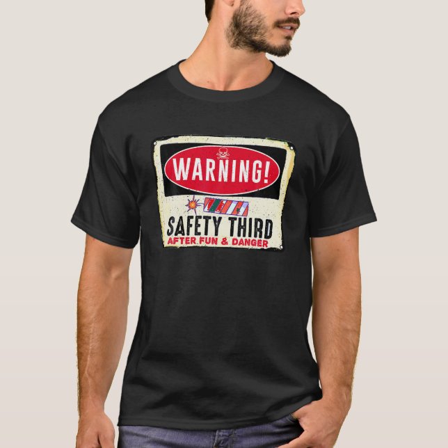 4. Juli lustige Feuerwerksklempner Sicherheit T-Shirt (Vorderseite)