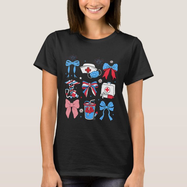 4. Juli Nurse Stethoscope Coquette Bow Nursing T-Shirt (Vorderseite)