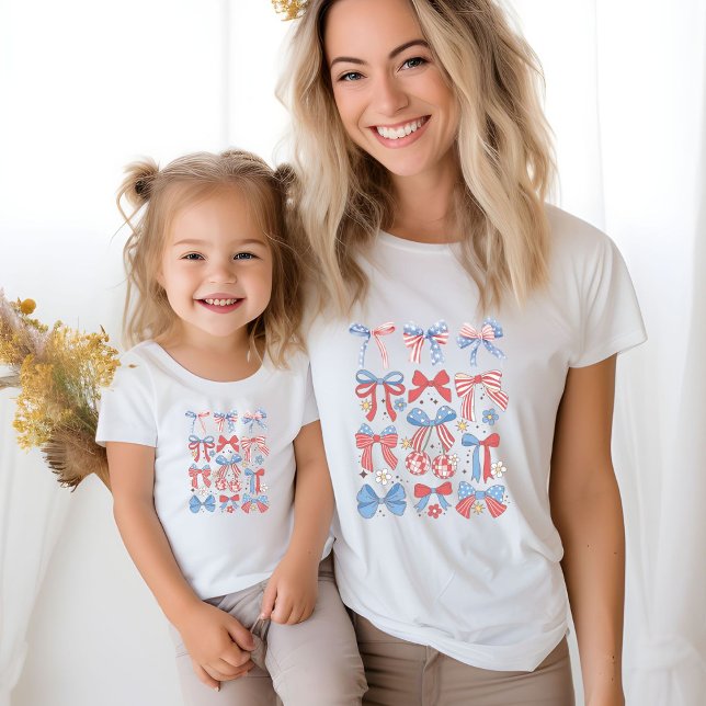 4. Juli Party In der patriotischen Unabhängigkeit  T-Shirt (Von Creator hochgeladen)