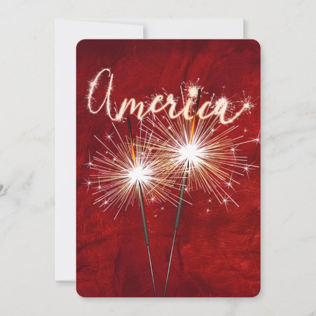 4. Juli Party Sparkler auf Rot Einladung (Vorderseite)
