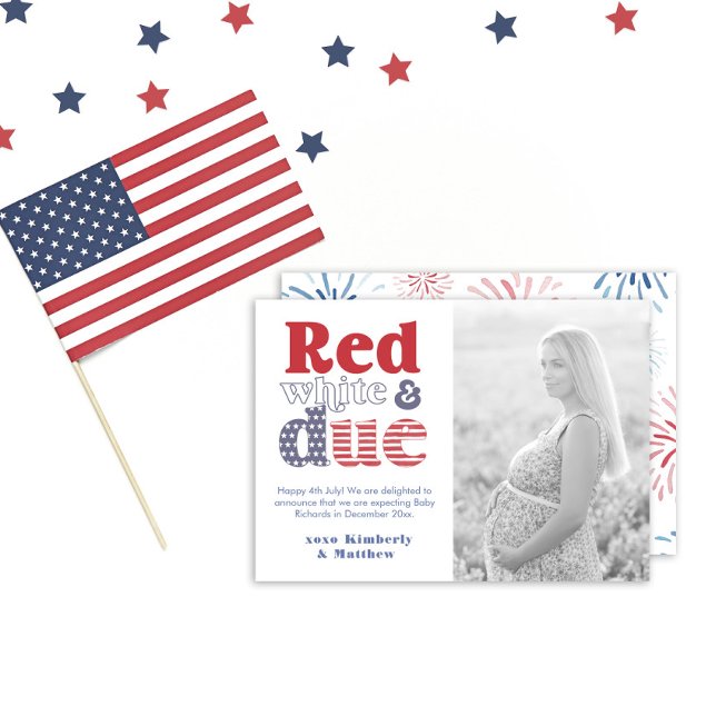 4. Juli Rot-Weiß-und Due-Picture-Schwangerschaft Ankündigung (4th July Pregnancy Announcement; Red White Due Featuring Retro Typography And Watercolor Fireworks)