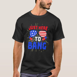 4. Juli US-Flagge Feuerwerk gerade hier zu knallen T-Shirt