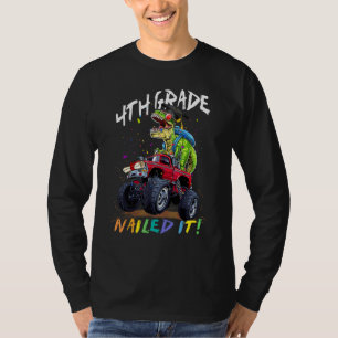 4. Klasse nagelte es Dinosaurier LKW letzten Tag c T-Shirt