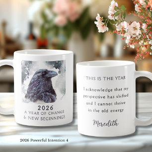 4. Rabe 2026 Jahr des Wandels Mächtige Absicht Kaffeetasse