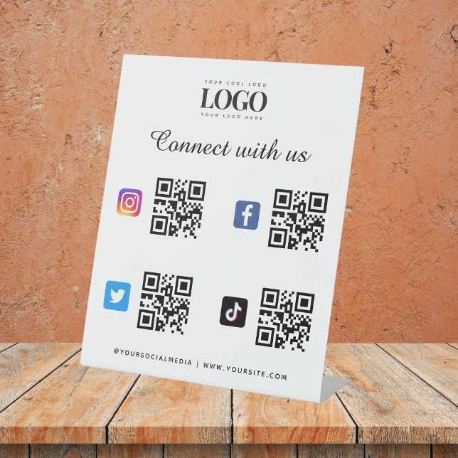 4 Social Media Qr Code Scan Logo TikTok Instagram Sockelschild (Von Creator hochgeladen)