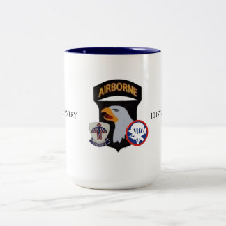 501ST INFANTERIE-101. IM FLUGZEUG TASSE