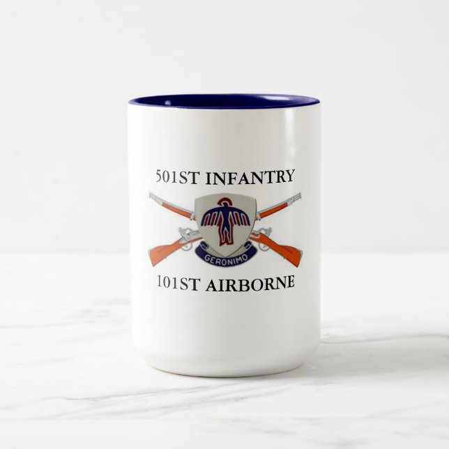 501ST INFANTERIE-101. IM FLUGZEUG TASSE (Mittel)