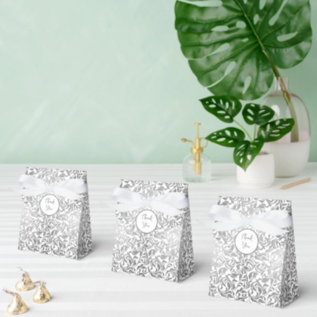 50 & Fabulous Birthday Silver Floral Wirbel Geschenkschachtel (Von Creator hochgeladen)