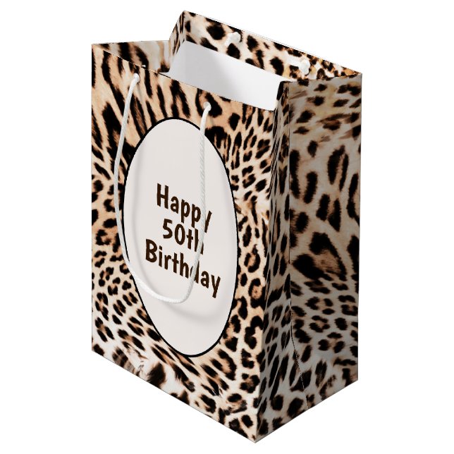 50. Geburtstag Leopard Pelz Print Mittlere Geschenktüte (Vorderseite Schrägansicht)