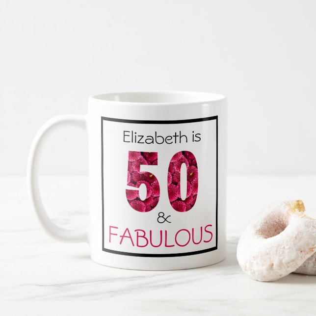 50. Geburtstag Pink Chrysanthemum Custom Text Kaffeetasse (Mit Donut)